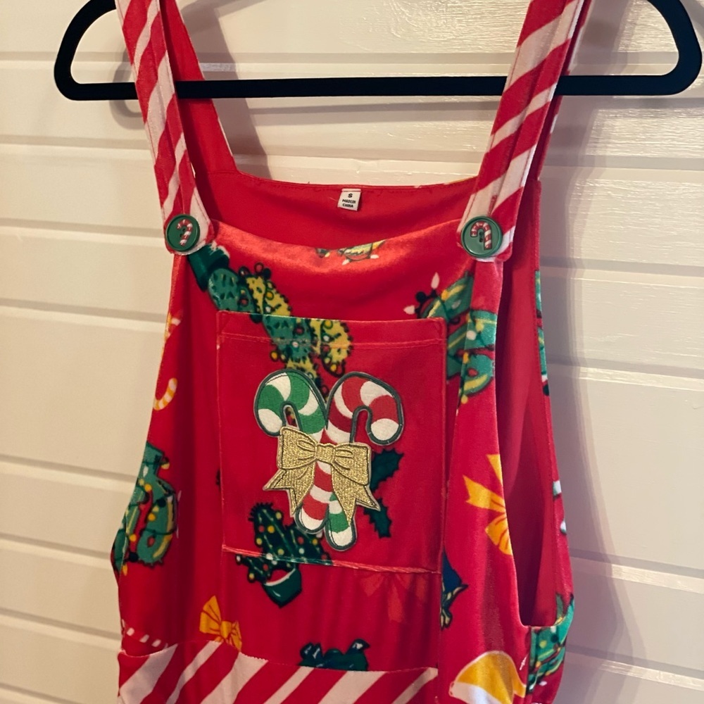Velour Christmas Holiday Jumpsuit Pockets Size Small candy canes cactus